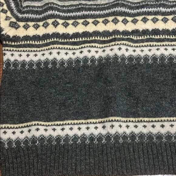 VTG American Eagle outfitter men’s Gray White Faire isle V-Neck pullover Sweater - Picture 5 of 8